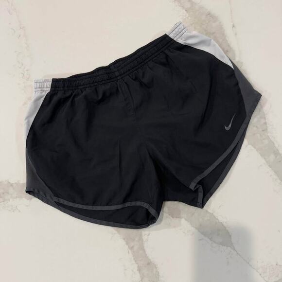 Nike Dri-Fit Activewear Lined Running Shorts Womens Small Black Workout Training - Picture 1 of 9